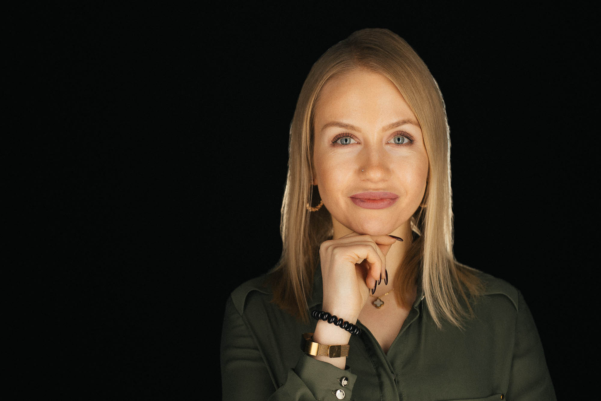 Export x3 Headshot  06515 Dez 01 2019 Bearbeitet Headshots 2019  Miro Nicole Nadine